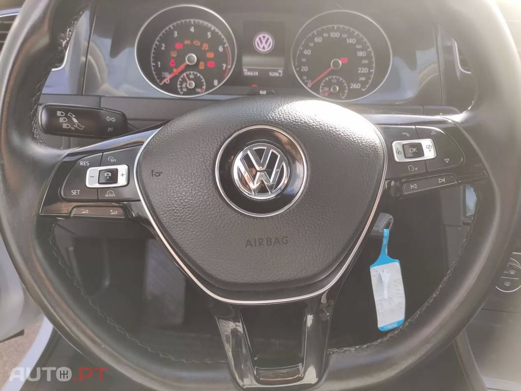 Volkswagen Golf 1.0 TSI