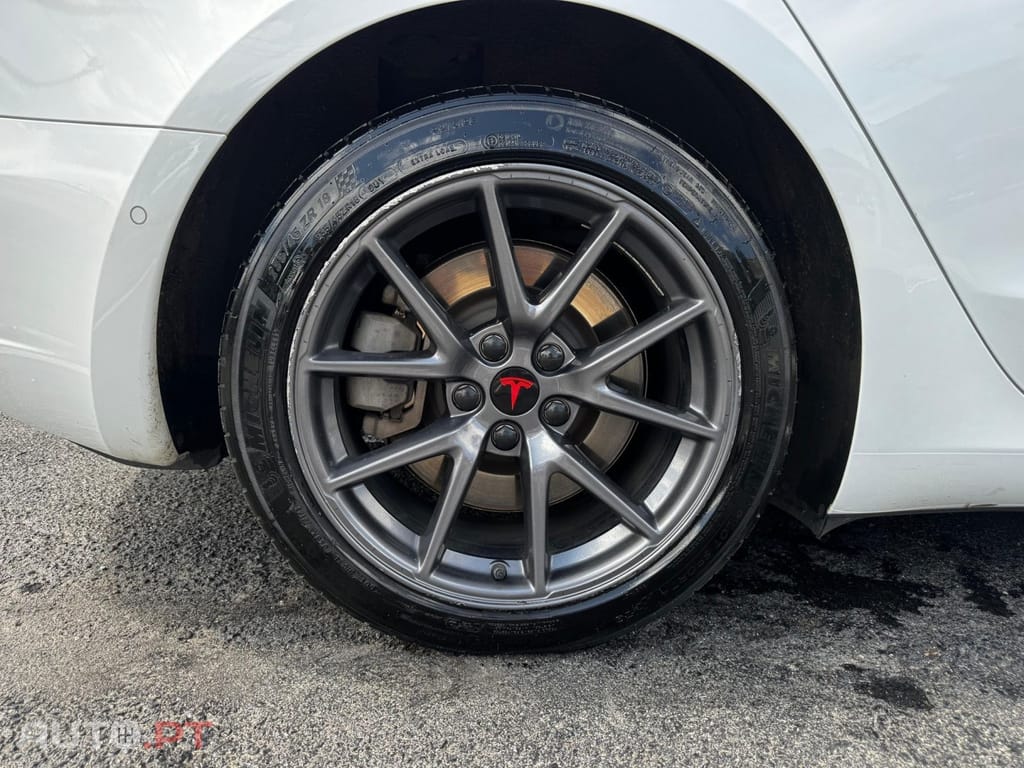 Tesla Model 3 Standard Range Plus RWD