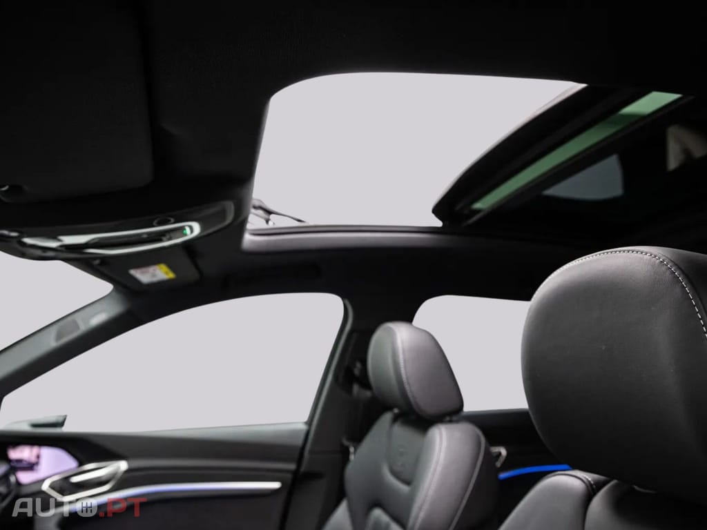 Audi Q8 E-Tron 55 2x S LINE BLACK I.V.A DEDUTÍVEL