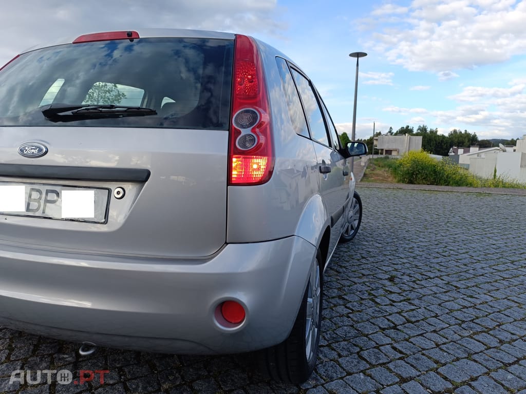 Ford Fiesta 1.25 First Edition - Um dono