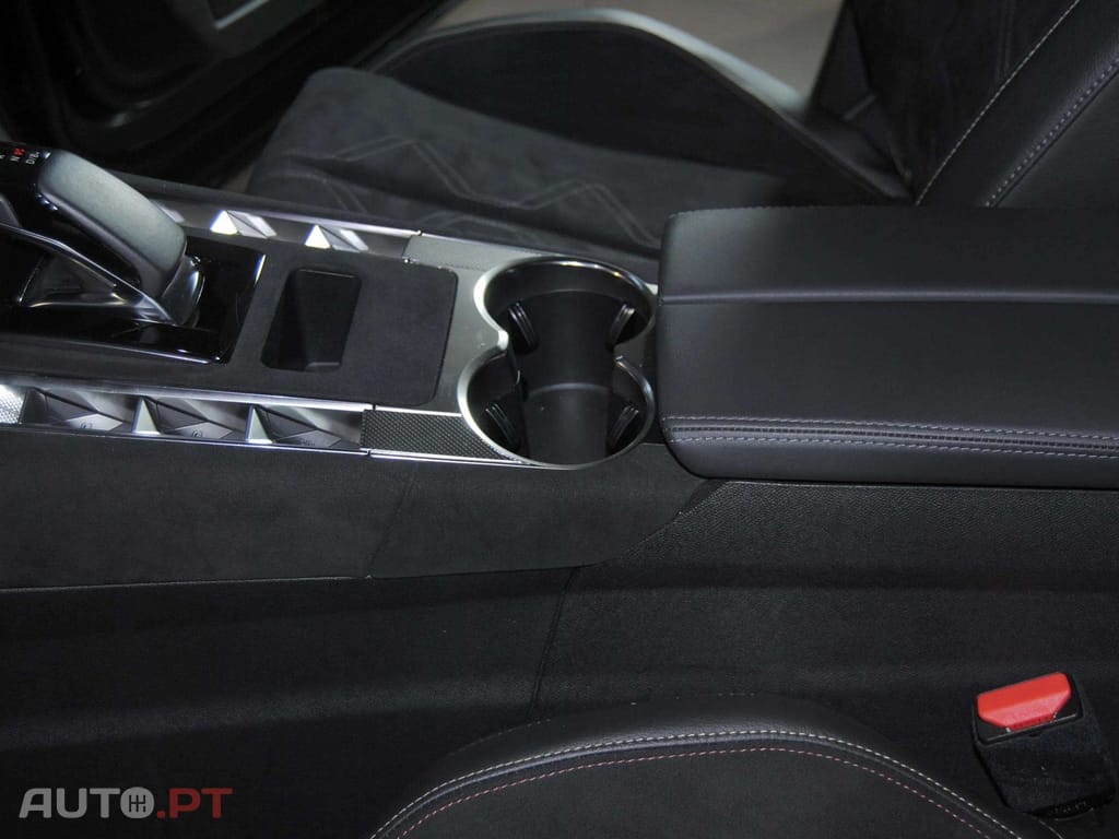 DS DS7 E-Tense Performance Line EAT8