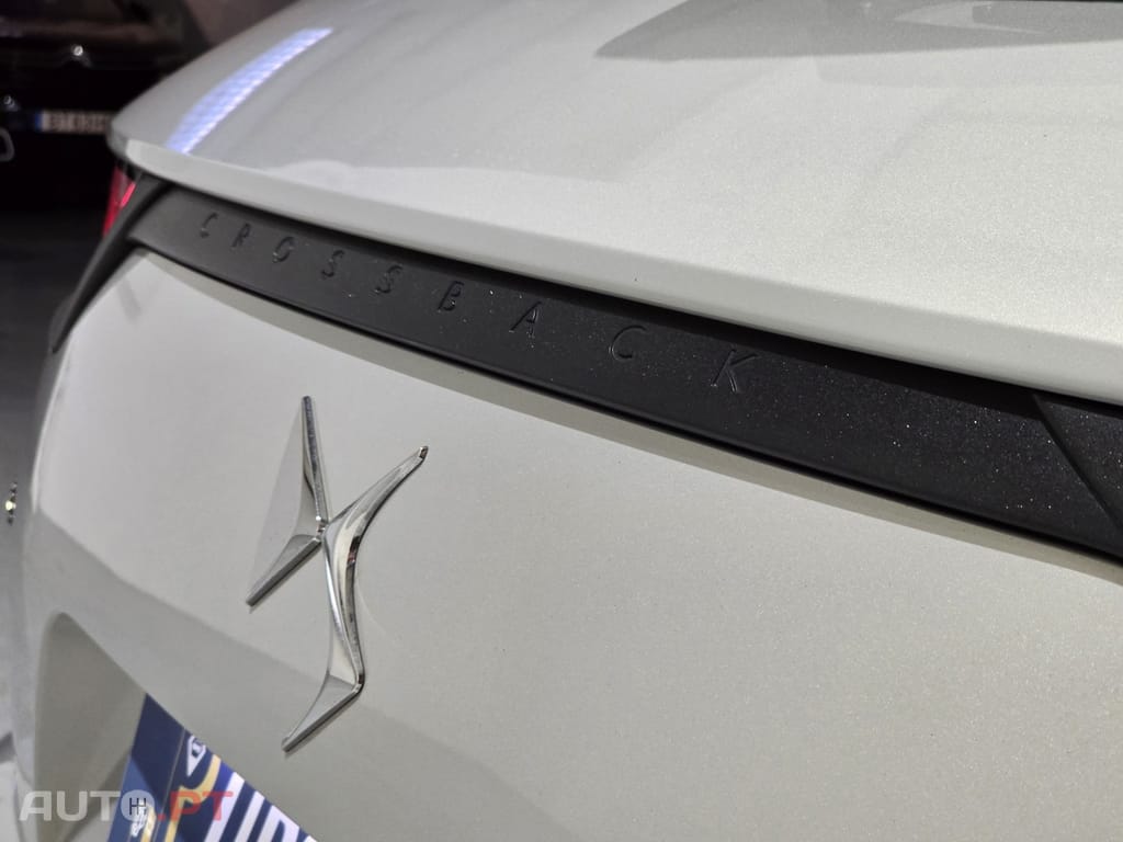 DS DS7 Crossback E-Tense Performance Line EAT8