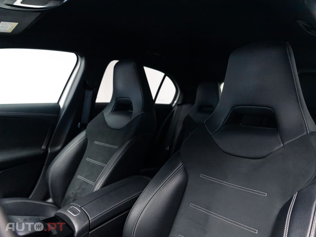 Mercedes-Benz A 250 e AMG Line