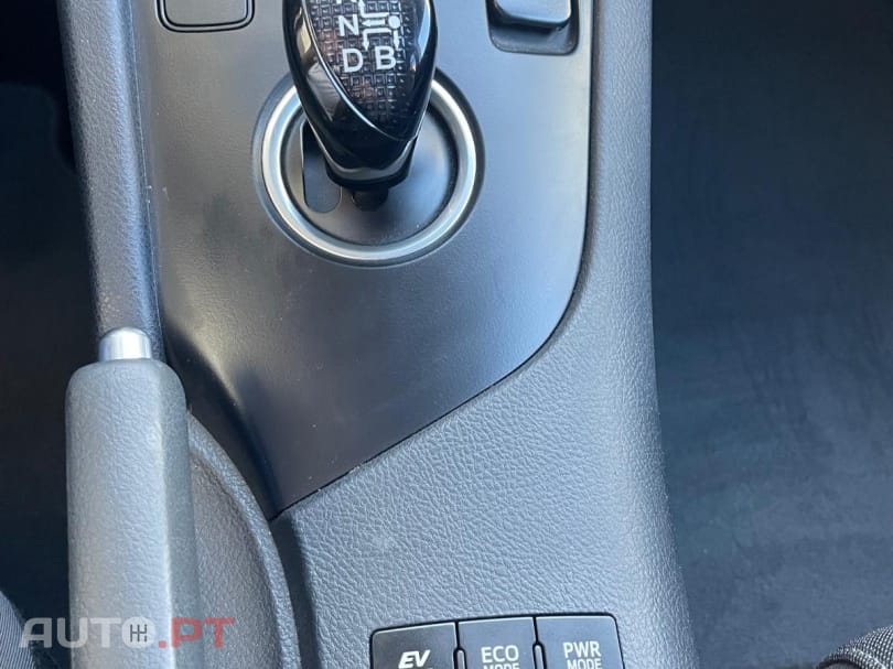 Toyota Auris 1.8 HSD Comfort +P.Techno+P.Sport