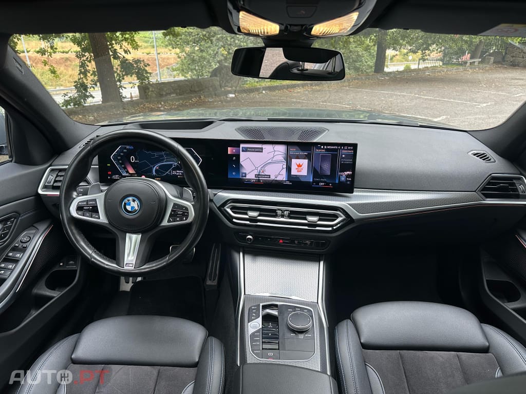 BMW 330 e Touring Pack Desportivo M Auto