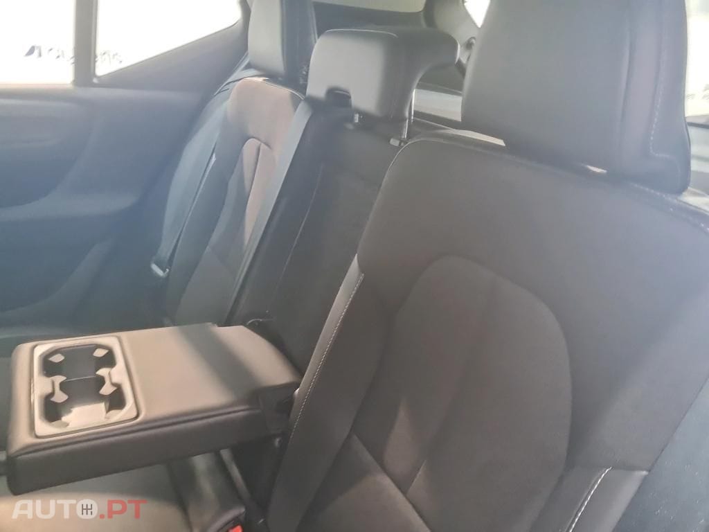 Volvo XC40 2.0 D3 Momentum Plus