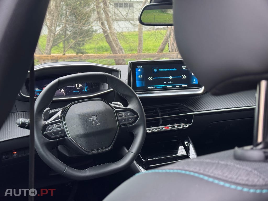 Peugeot 208 1.2 PureTech Allure EAT8