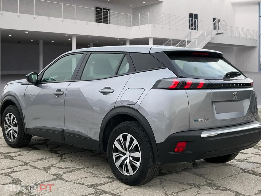 Peugeot E-2008 50 kWh Active Pack