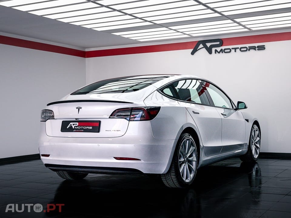 Tesla Model 3 Standard Range Plus RWD