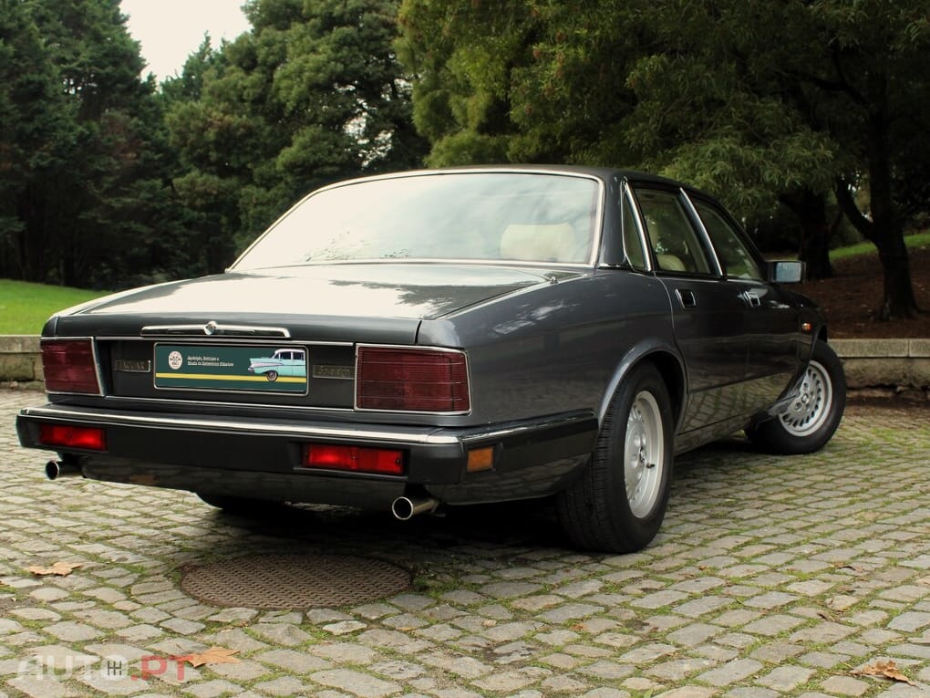 Jaguar XJ40 3.2 Sovereign