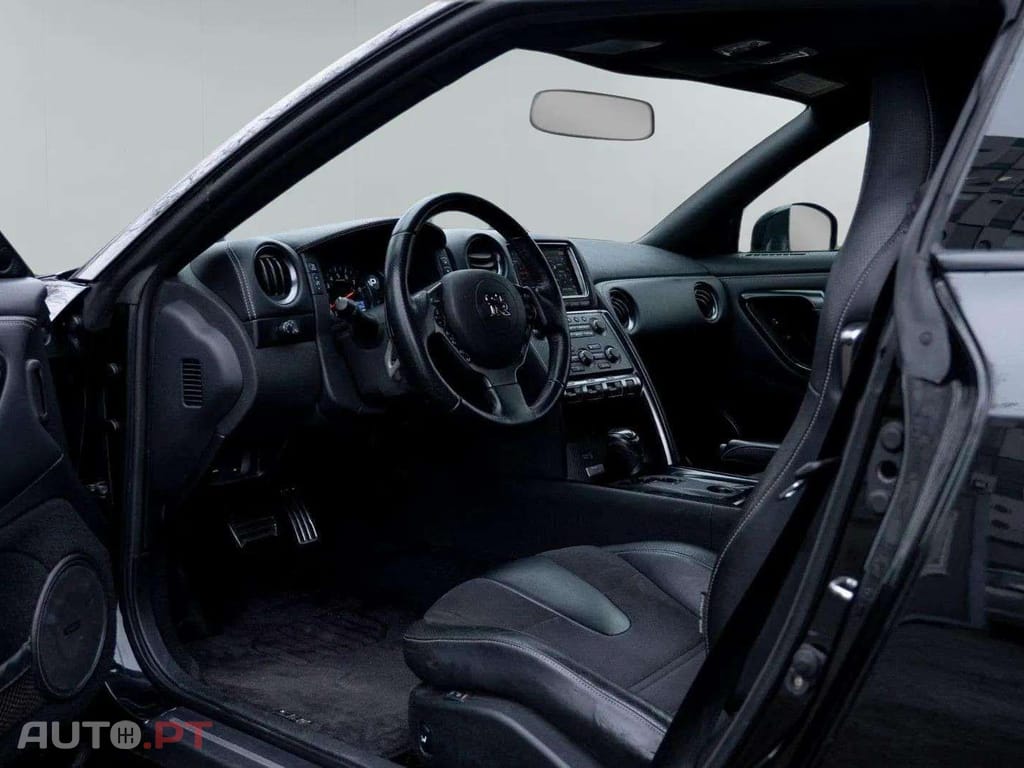 Nissan GT-R Premium