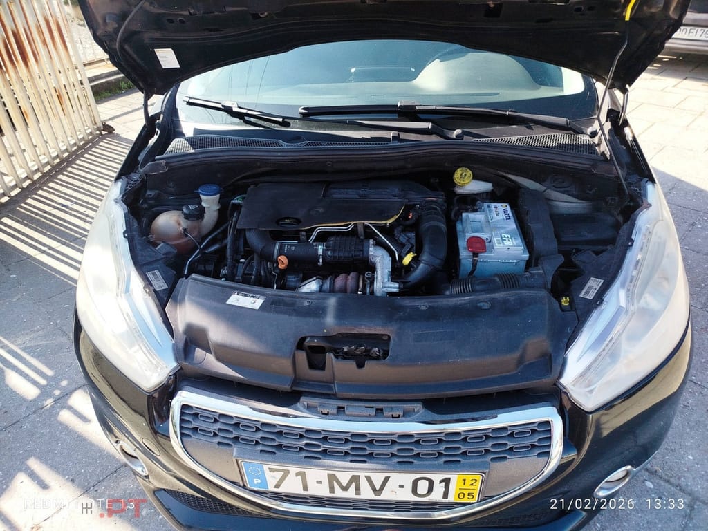 Peugeot 208 1.4 HDi Active — fotografia 13