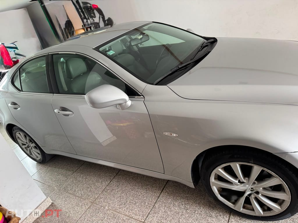 Lexus IS 220 BASE