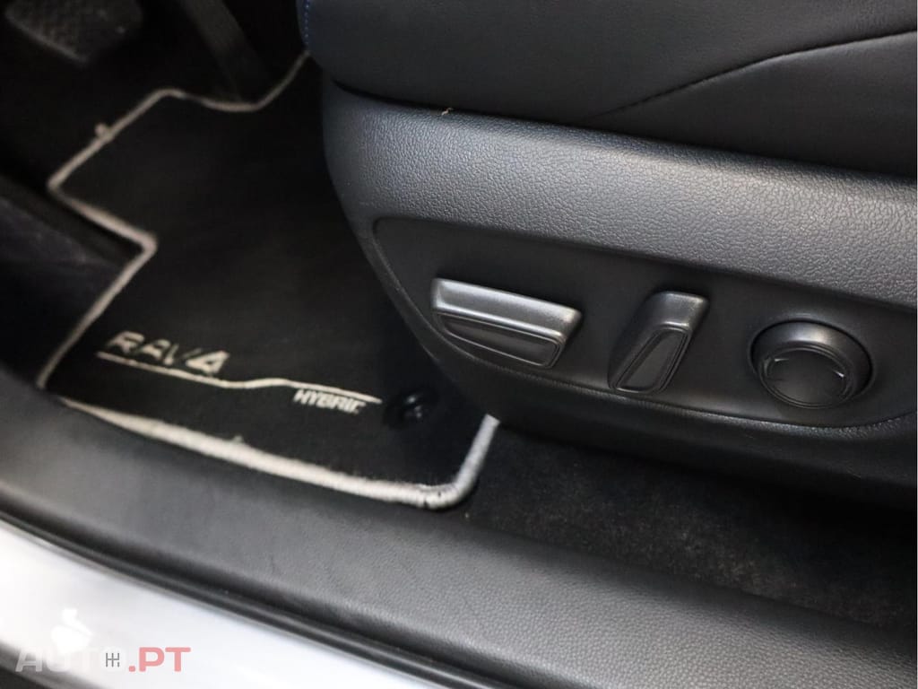 Toyota RAV4  2.5 HDF Comfort