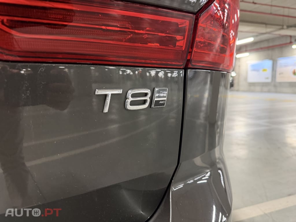 Volvo XC60 2.0 T8 PHEV Momentum AWD