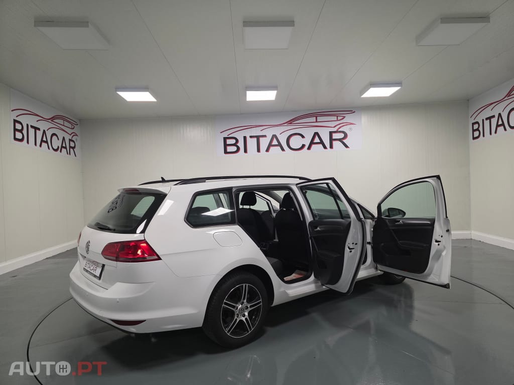 Volkswagen Golf 1.6 HDI CONFORTLINE
