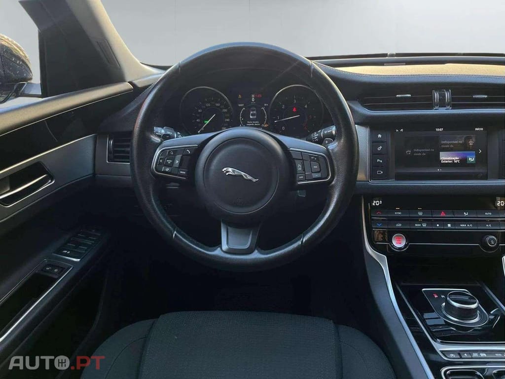 Jaguar XF 2.0d PRESTIGE