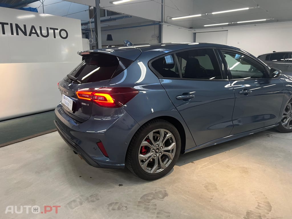 Ford Focus 1.0 EcoBoost MHEV ST-Line