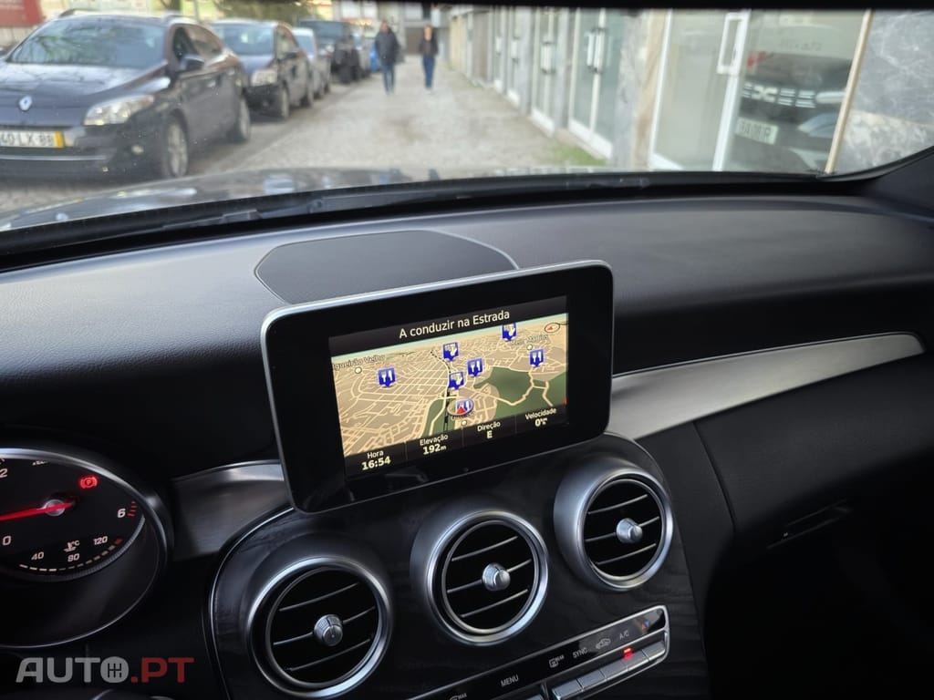 Mercedes-Benz C 220 d Coupe 9G-TRONIC AMG Line