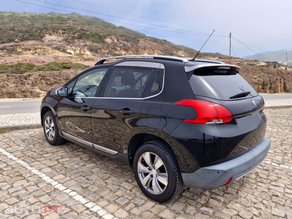 Peugeot 2008 1.2 PureTech Allure