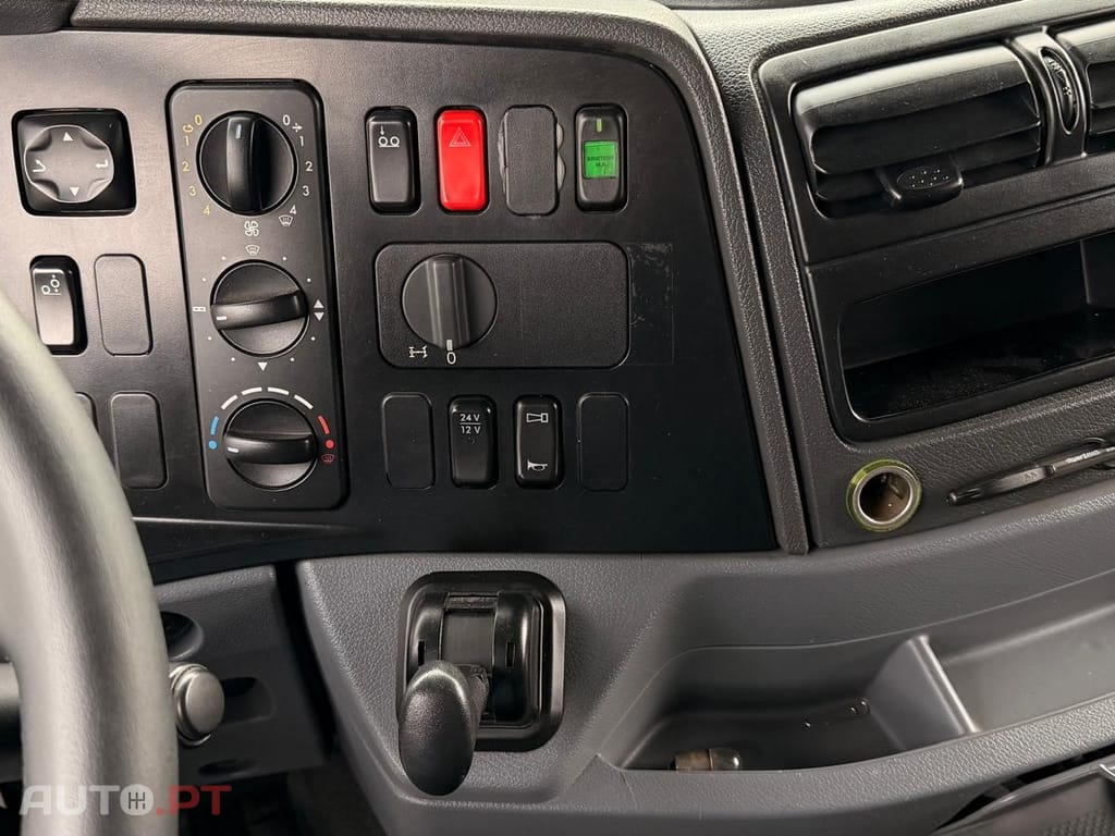 Mercedes-Benz 280 ESTRADO DE 8700 mm