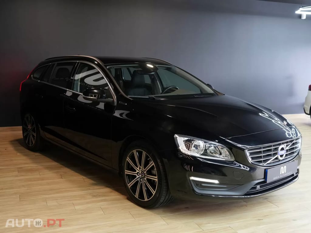 Volvo V60 2.4 D6 Momentum AWD Phev