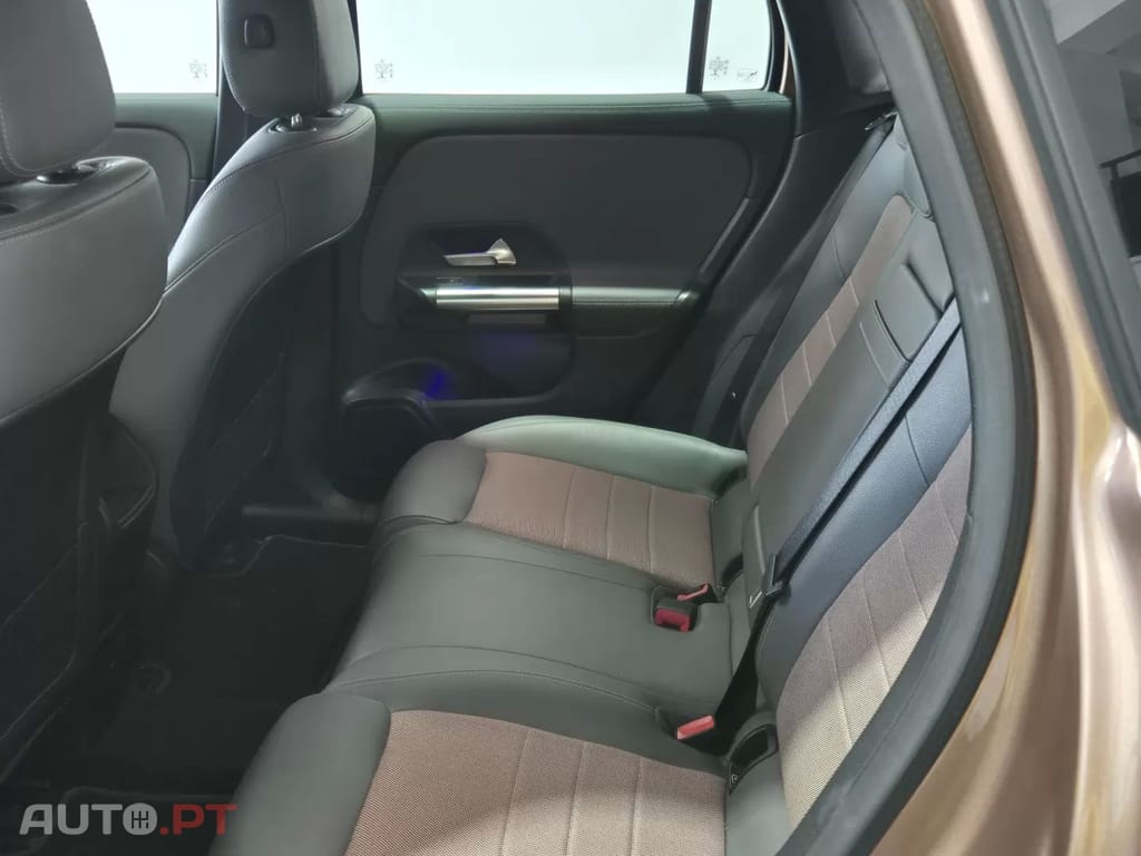 Mercedes-Benz EQA 250+ Edition — fotografia 18