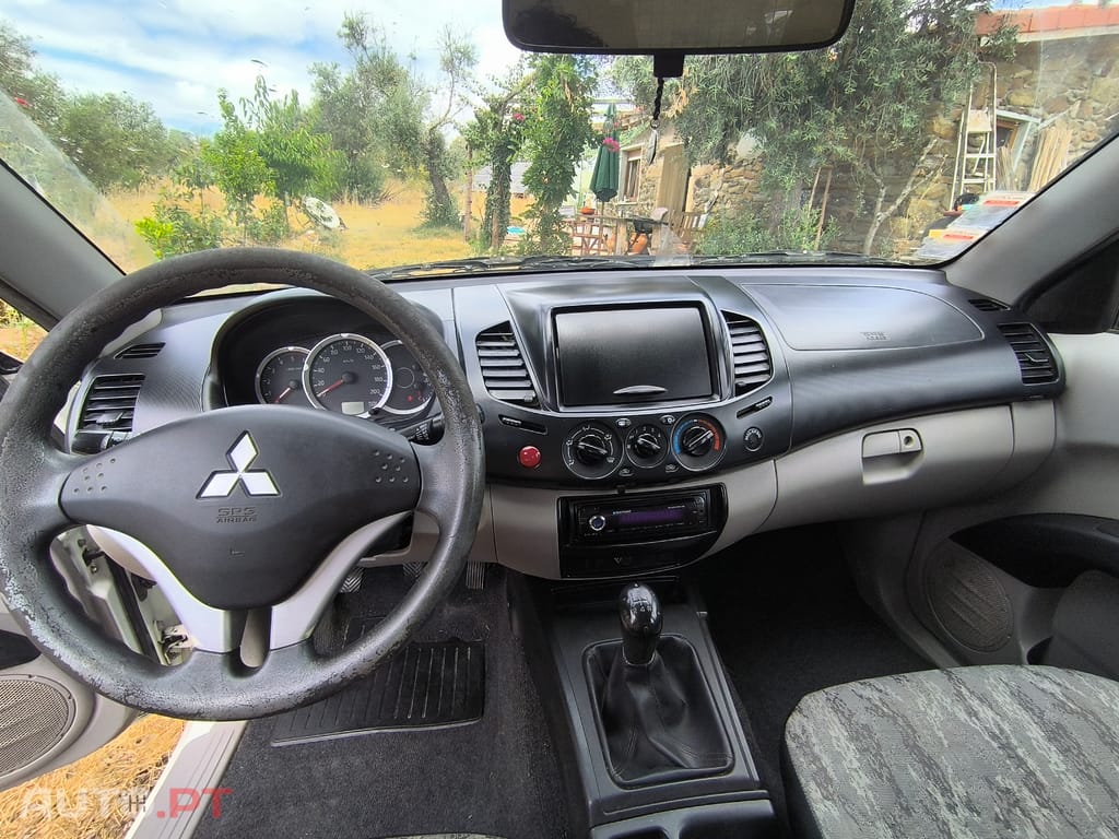 Mitsubishi L200 2.5 DI-D Cabine Dupla (4x2)