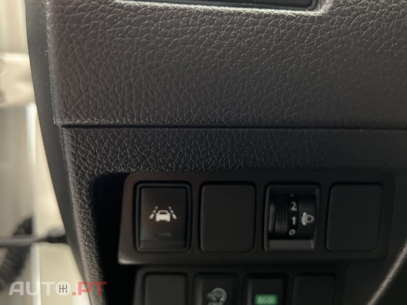 Nissan Qashqai 1.3 DIG-T N-Connecta J18 DCT
