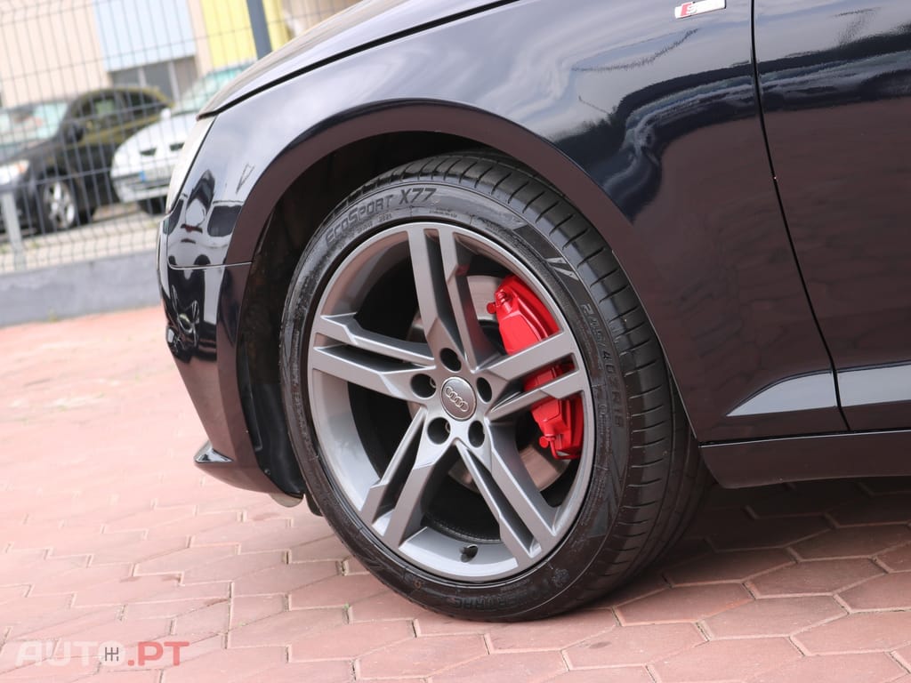 Audi A4 Avant 2.0 TDI multitronic S-line