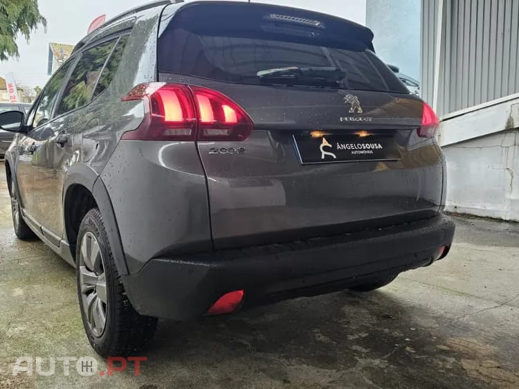 Peugeot 2008 1.2 PureTech Signature