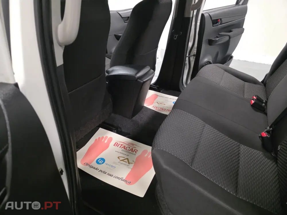 Toyota Hilux 2.4 D-4D 4WD CD CH