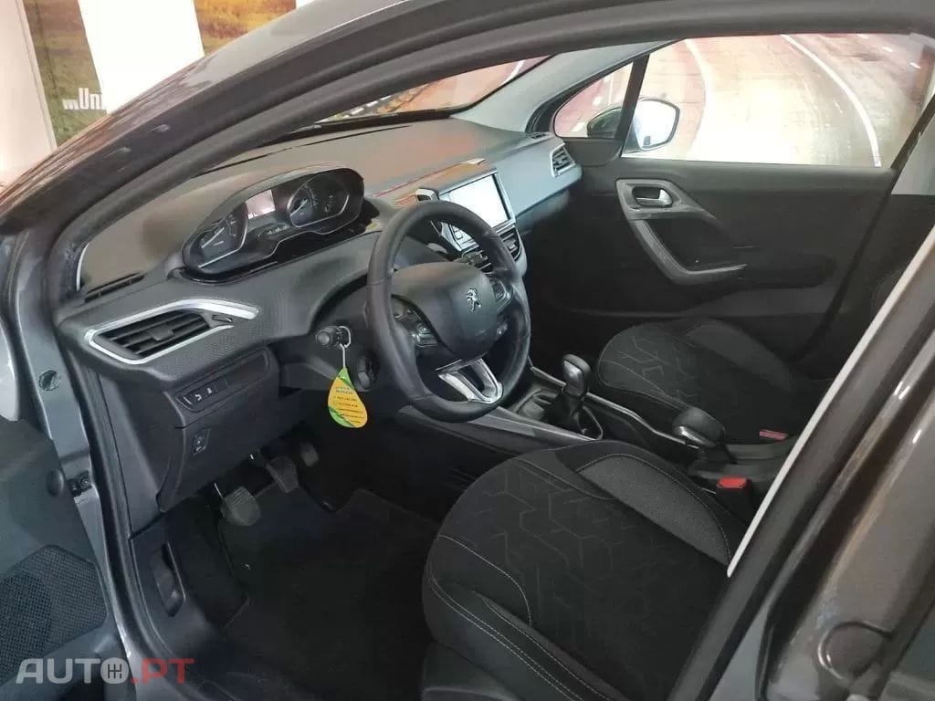 Peugeot 2008 1.2 PureTech Allure