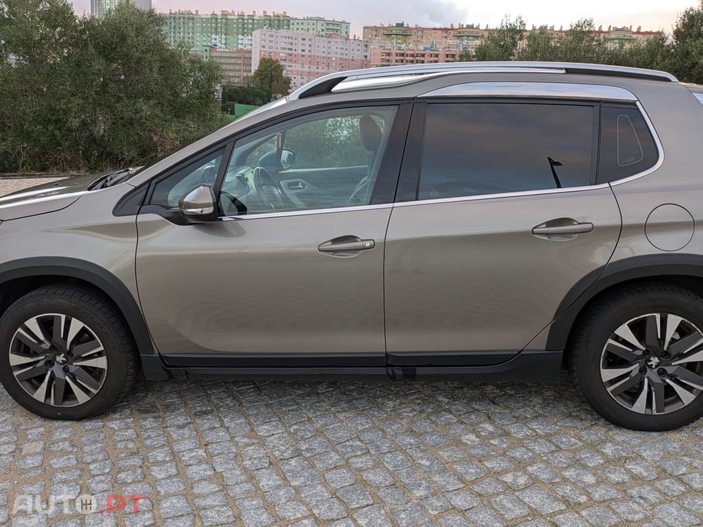 Peugeot 2008 Peugeot 2008 PureTech 110 GPF Stop&Start EAT6 Allure