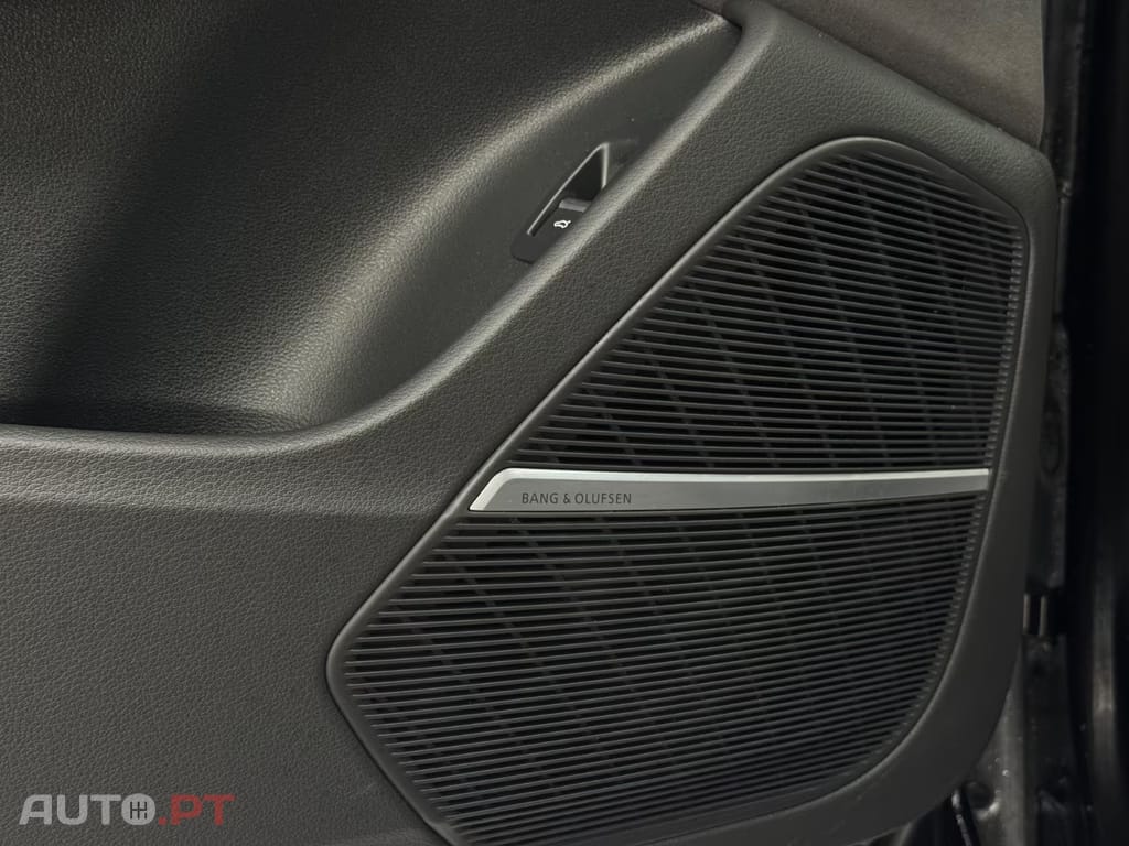 Audi RSQ8 4.0 TFSi quattro Matrix