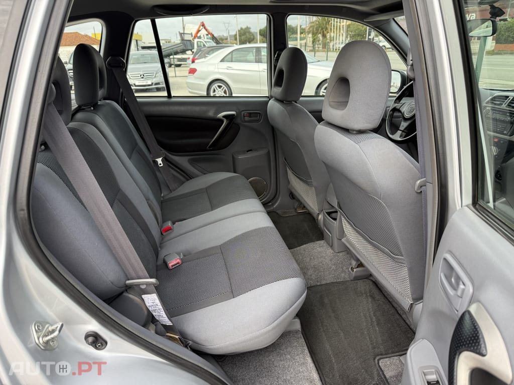 Toyota RAV4 2.0 VVT-i Pack 2