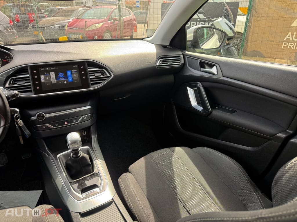 Peugeot 308 1.6 BlueHDi Allure J17