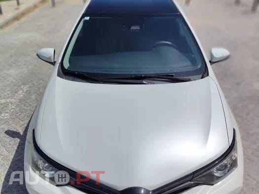 Toyota Auris 1.8 HSD Confort Pack Style CVT
