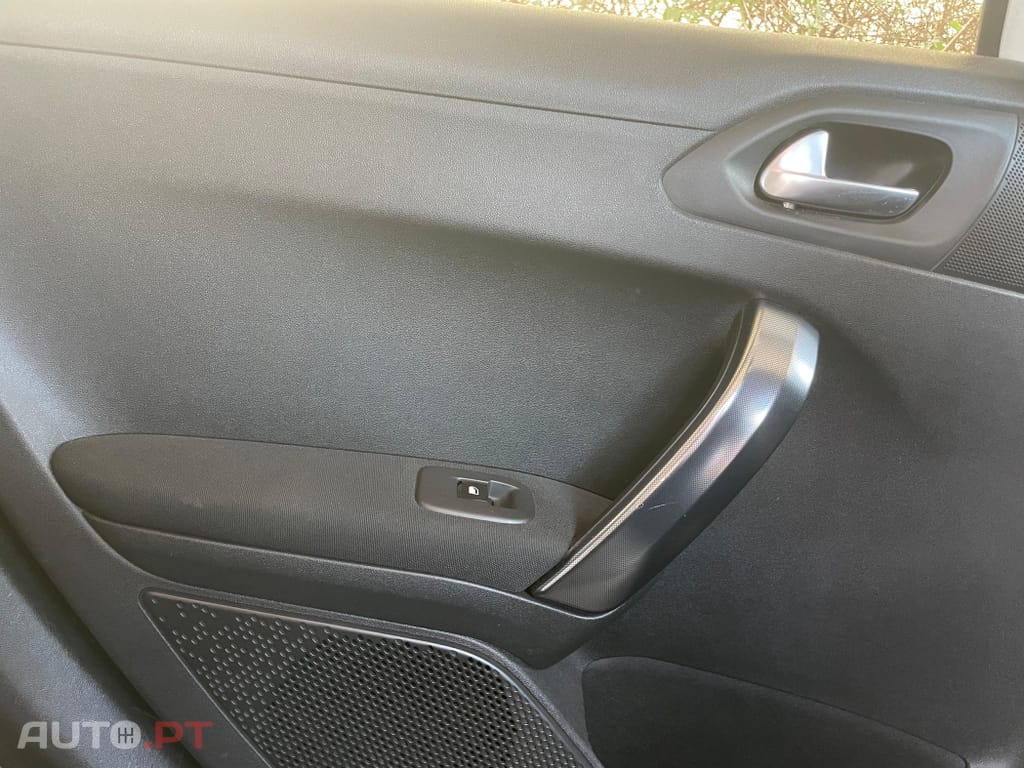 Peugeot 2008 1.2 PureTech Allure