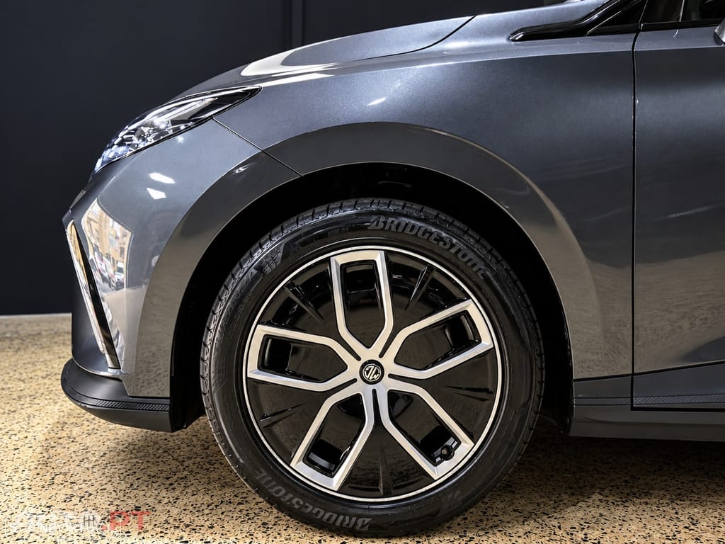 MG MG4 64 kWh Luxury