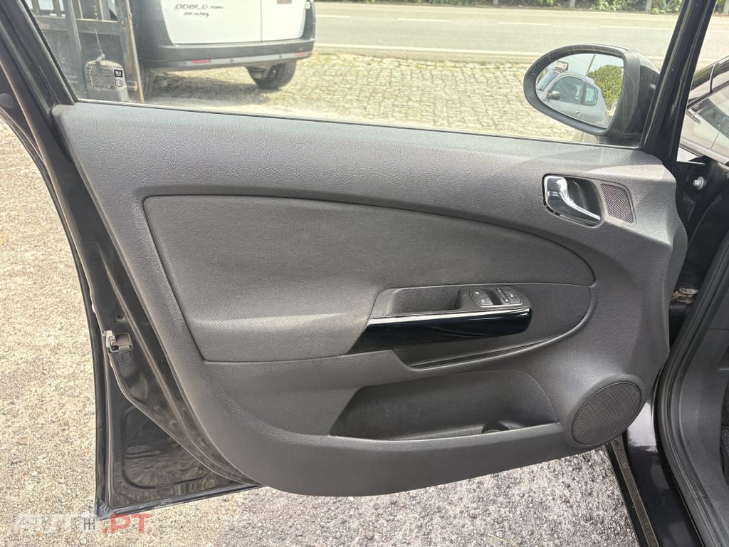 Opel Corsa 1.2 Enjoy