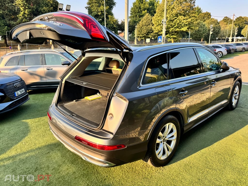 Audi Q7 55 TFSIe quattro Tiptronic