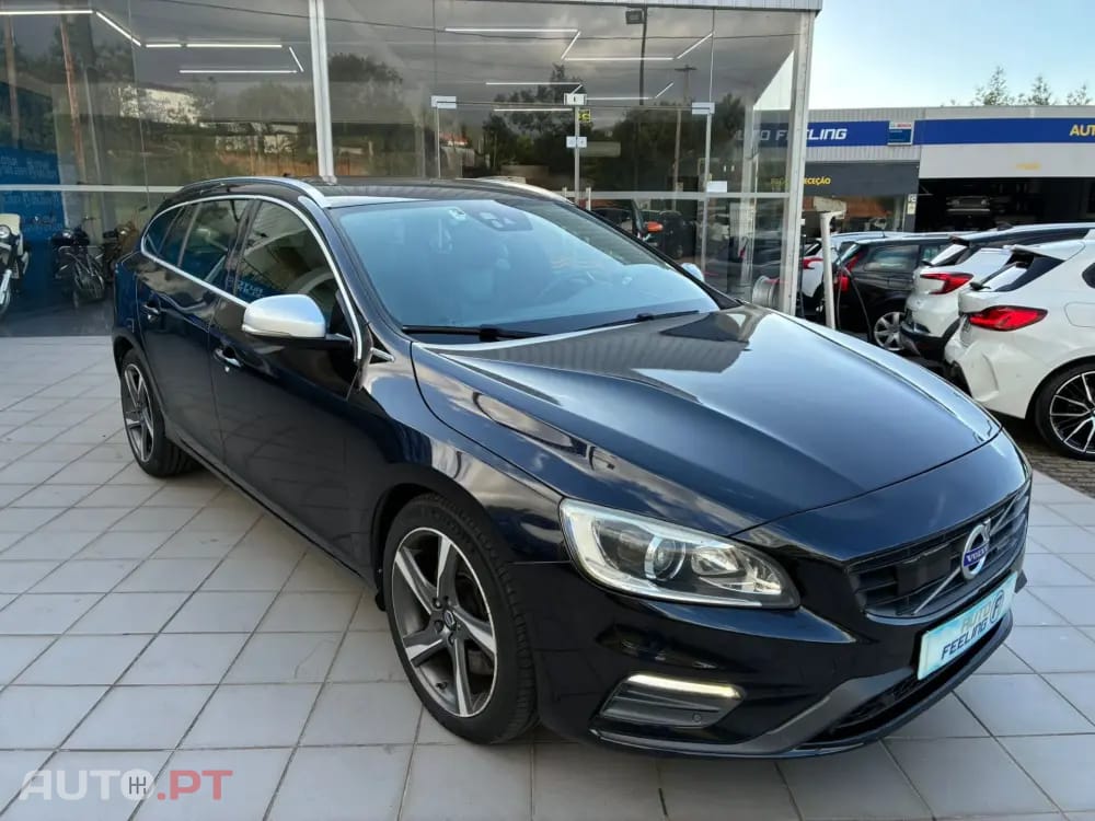 Volvo V60 2.4 D6 R-Design Momentum AWD Phev