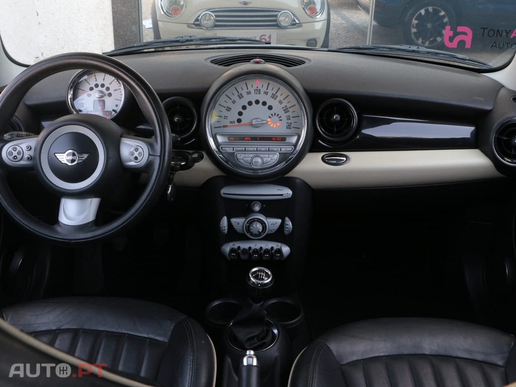 MINI Cooper Cooper D