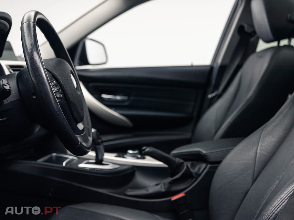 BMW 320 d Auto