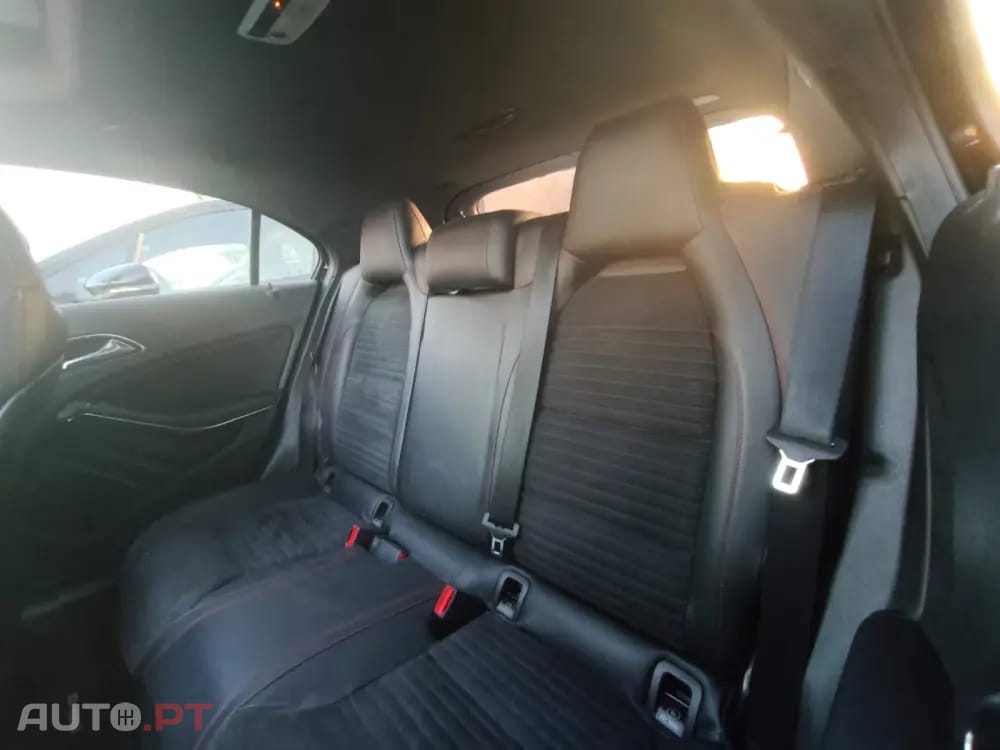 Mercedes-Benz A 220 d 7G-DCT AMG Line