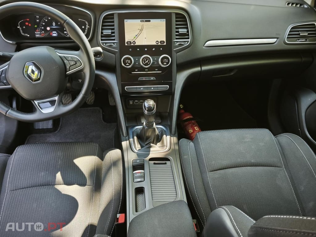 Renault Mégane Sport Tourer 1.5 Blue dCi Business — fotografia 4