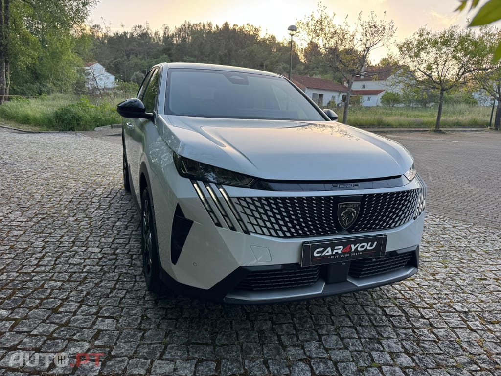 Peugeot 3008 1.2 Hybrid Allure e-DCS6