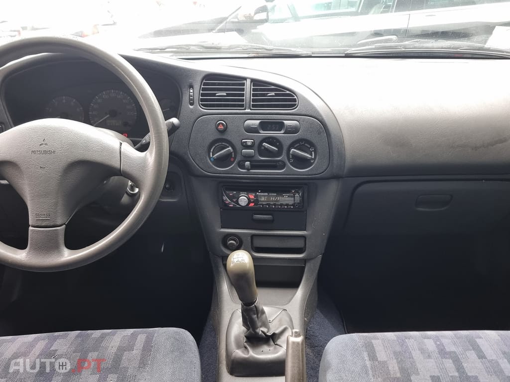 Mitsubishi Lancer 1.3 GLX