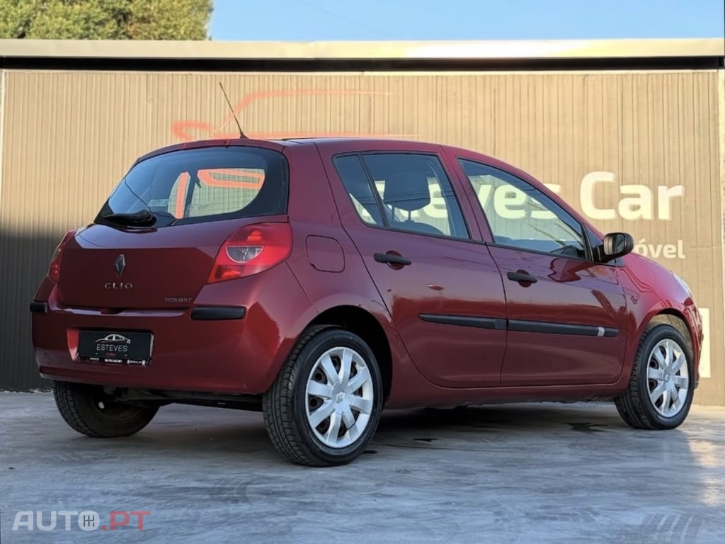 Renault Clio 1.2 16V Confort Authentique